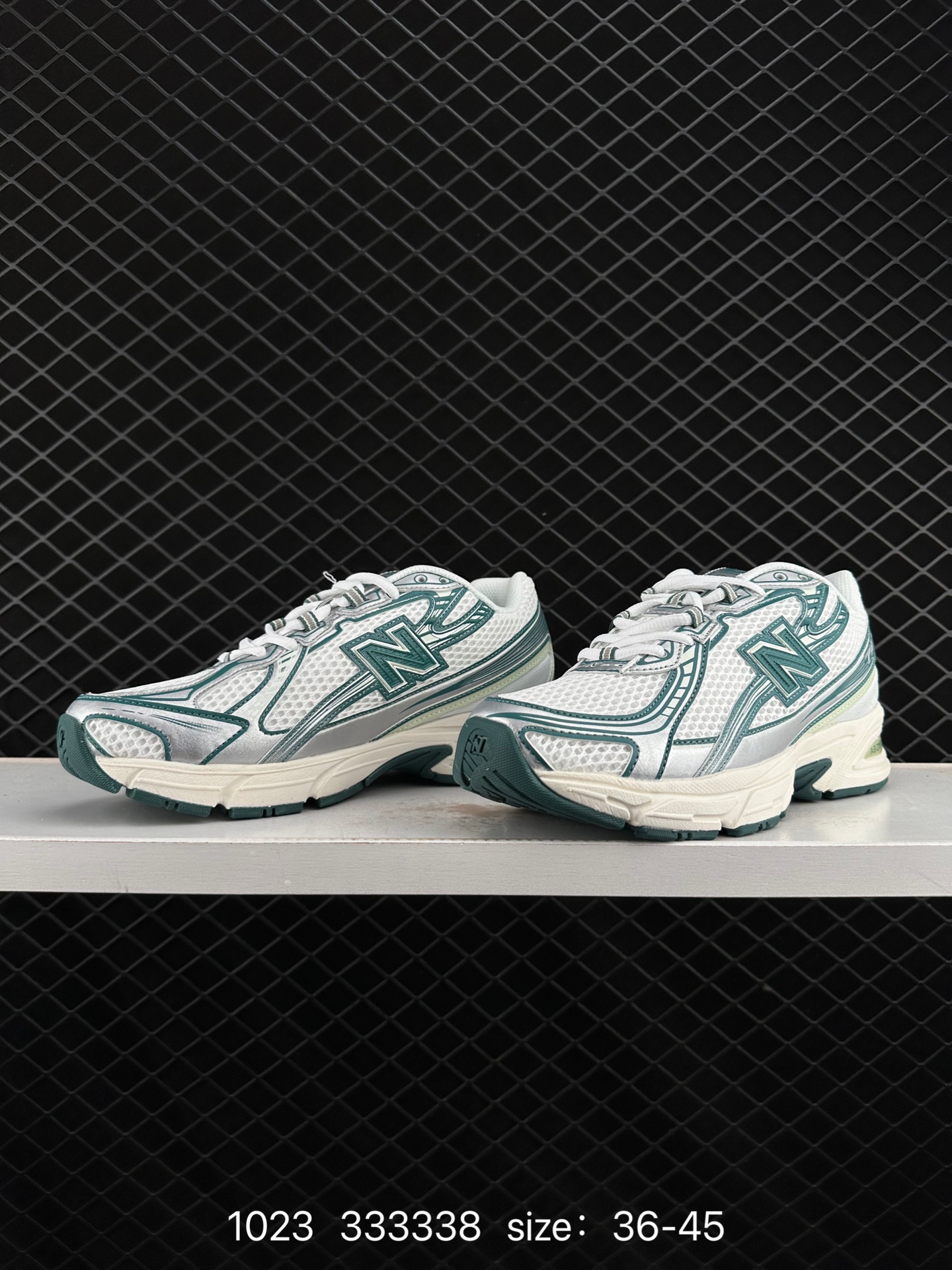 New Balance MR740 NB